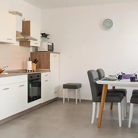 2 Bedroom Nice Apartment In Cizici * Čižići