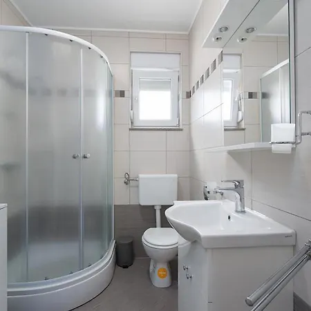 Daire 2 Bedroom Nice Apartment In Cizici *