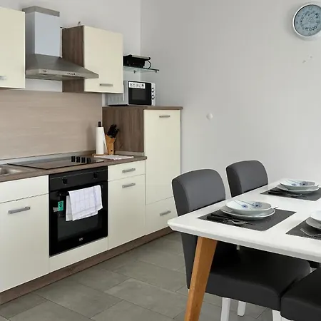 2 Bedroom In Apartment Čižići