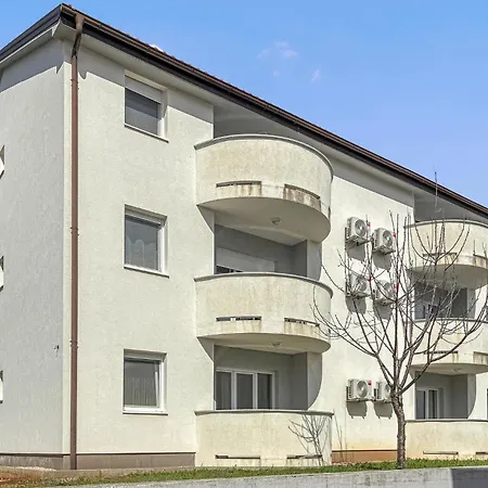 2 Bedroom In Apartment