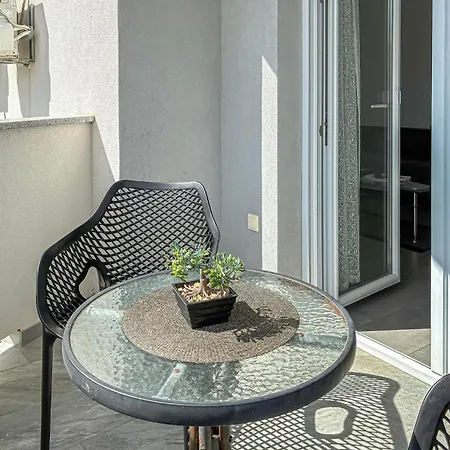 2 Bedroom In * Čižići