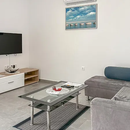 2 Bedroom In *