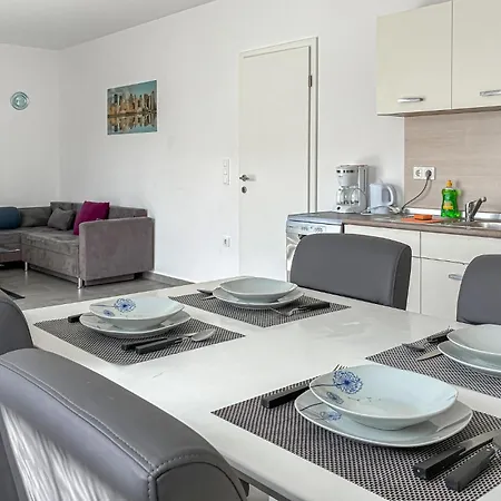 2 Bedroom In Apartment