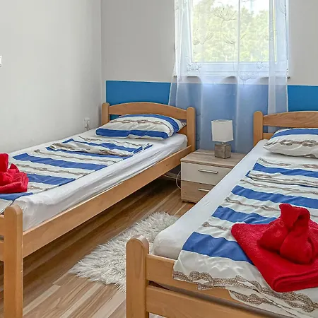 2 Bedroom In Apartment *